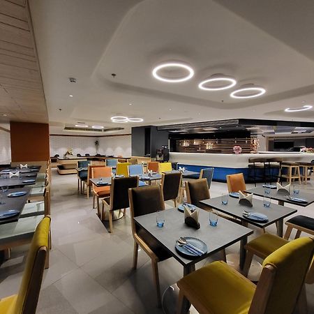Holiday Inn Express & Suites Jaipur Gopalpura Экстерьер фото