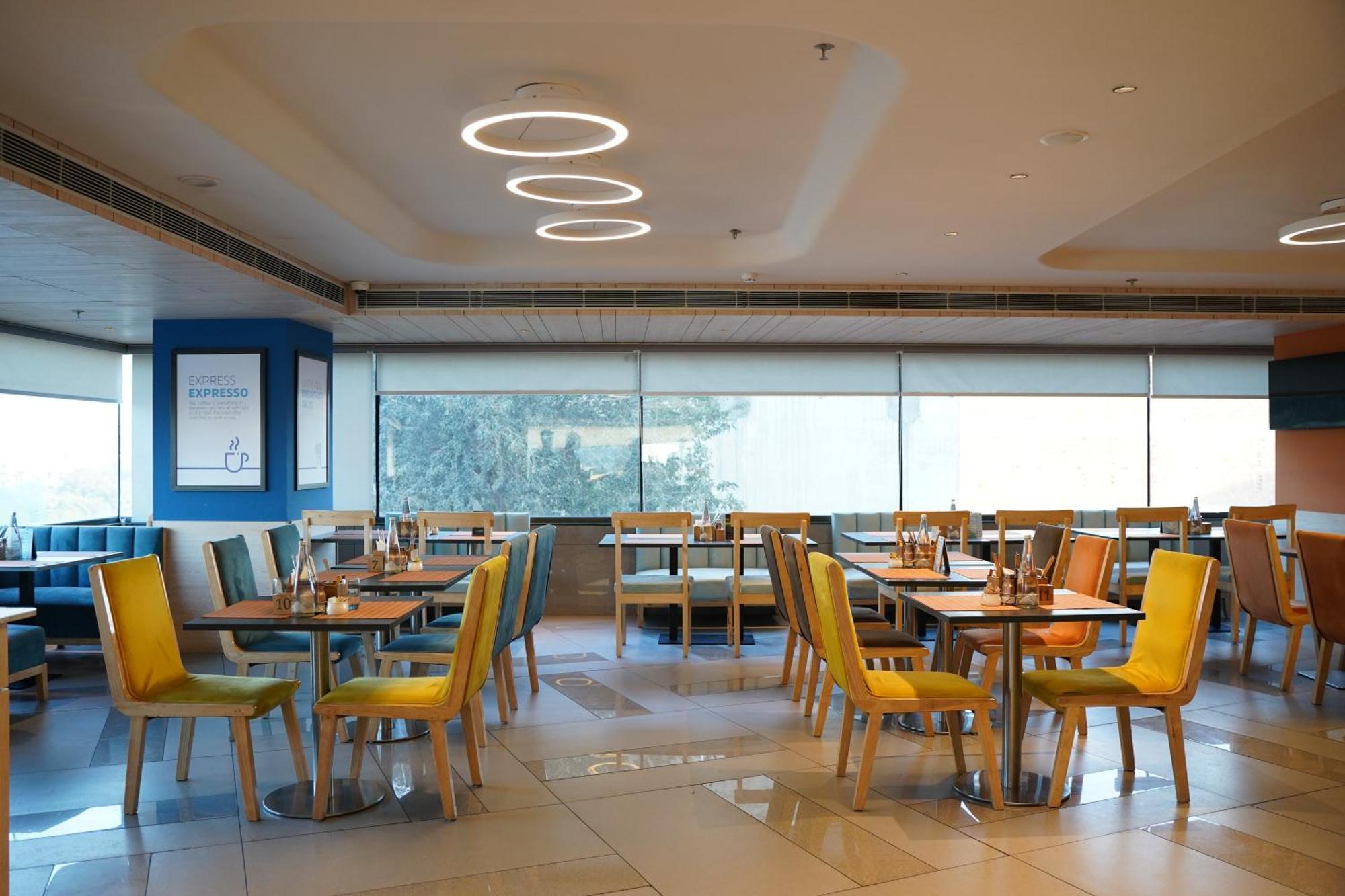Holiday Inn Express & Suites Jaipur Gopalpura Экстерьер фото