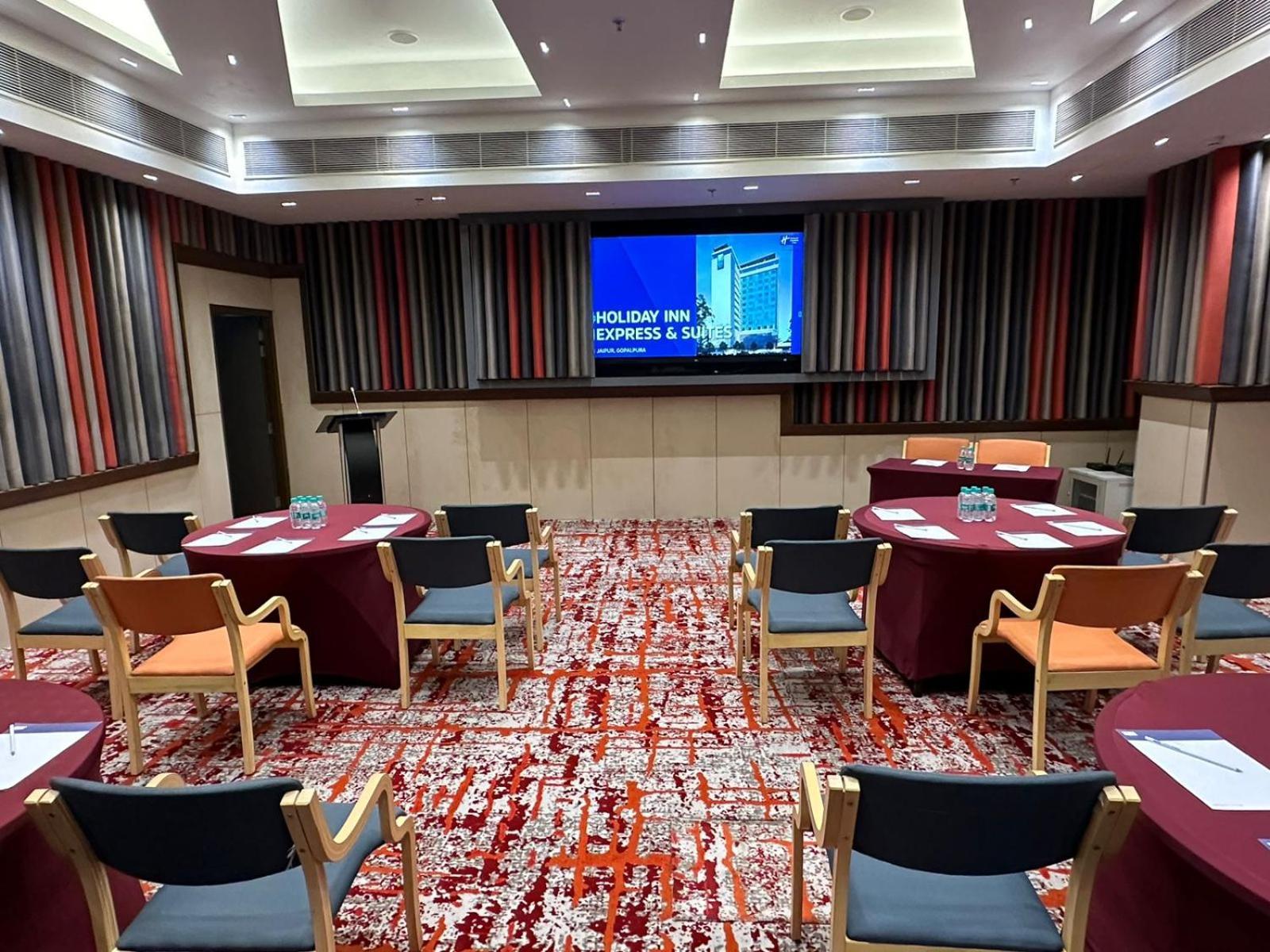 Holiday Inn Express & Suites Jaipur Gopalpura Экстерьер фото