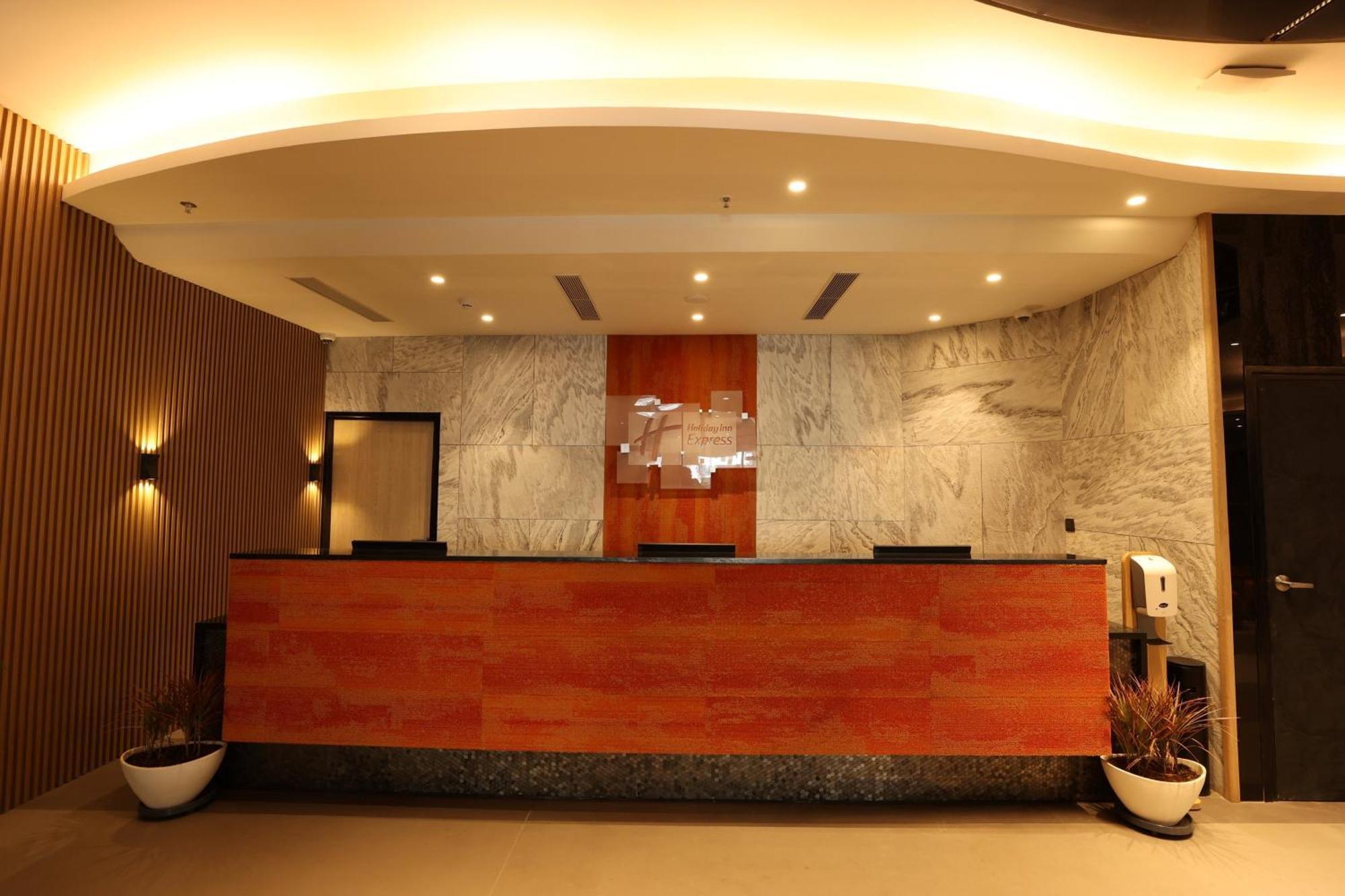 Holiday Inn Express & Suites Jaipur Gopalpura Экстерьер фото