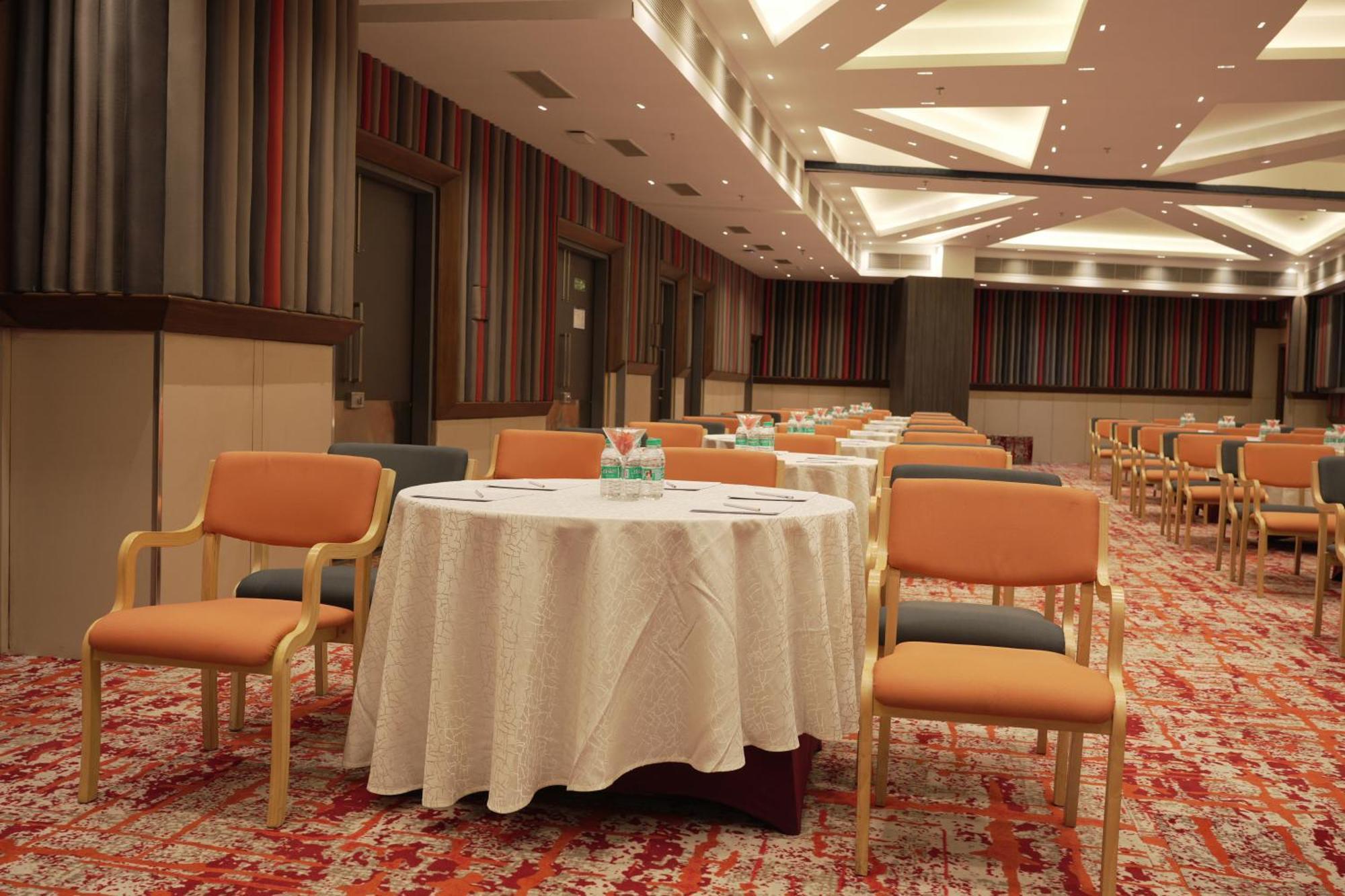 Holiday Inn Express & Suites Jaipur Gopalpura Экстерьер фото