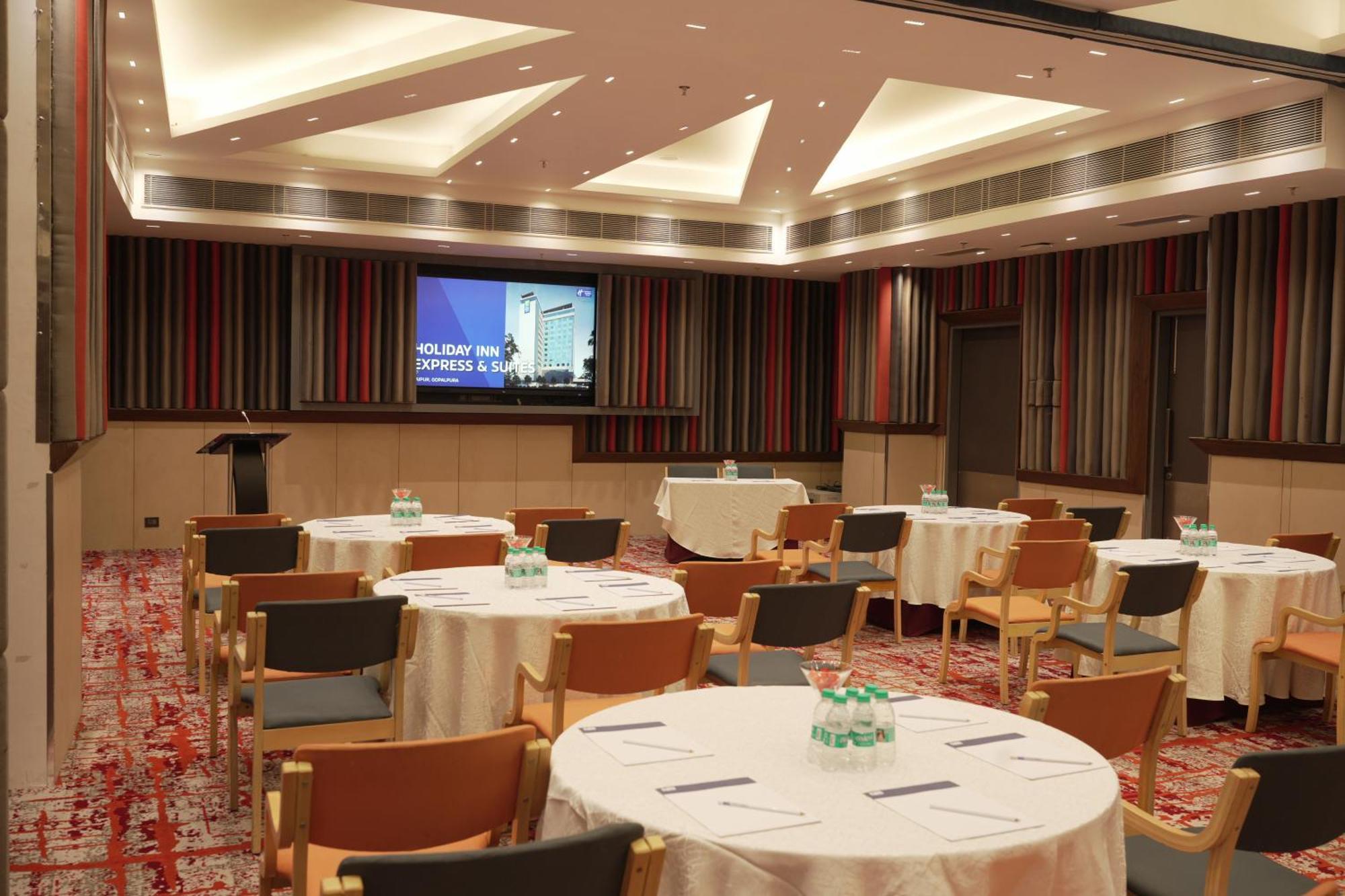Holiday Inn Express & Suites Jaipur Gopalpura Экстерьер фото