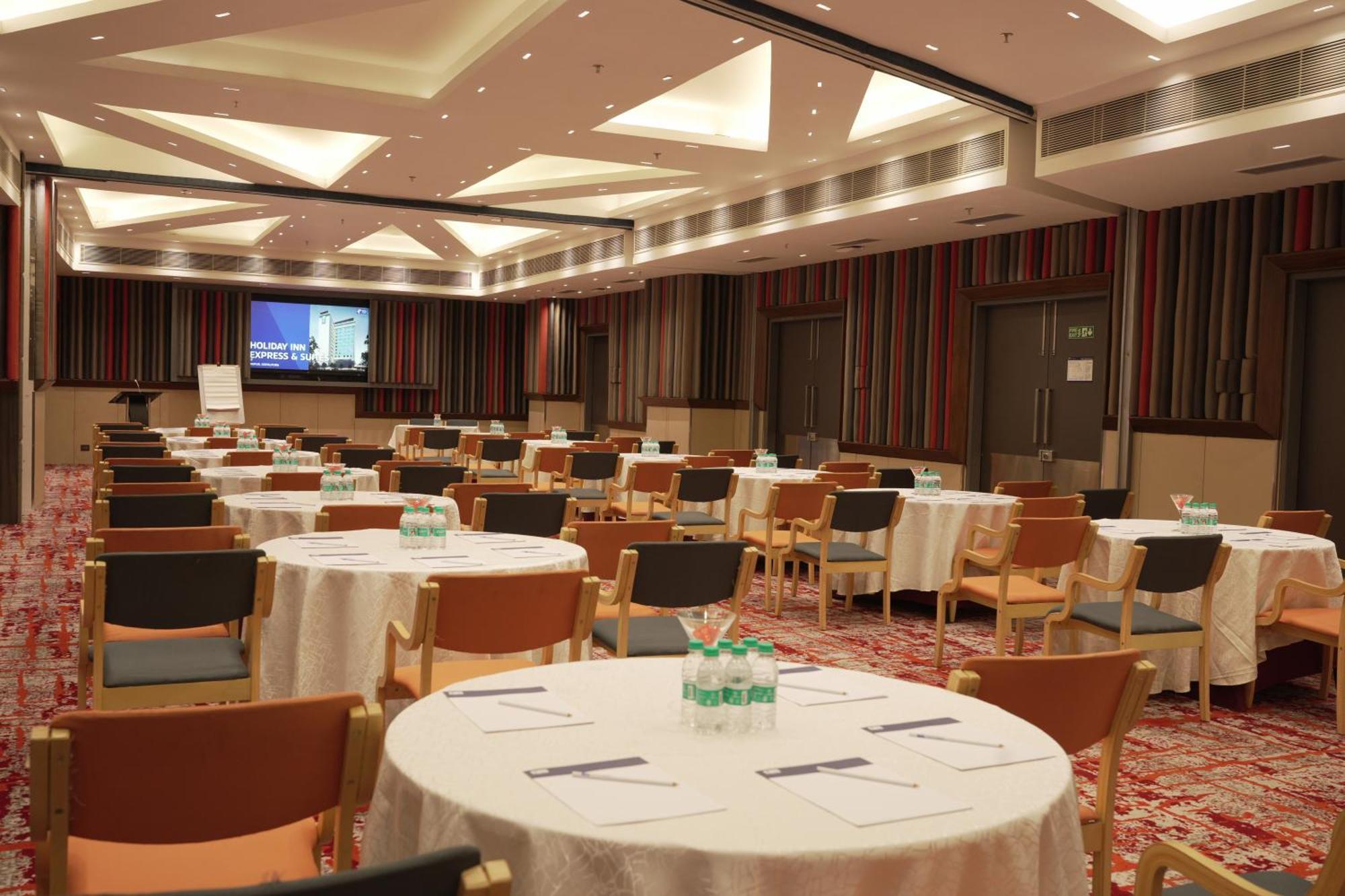 Holiday Inn Express & Suites Jaipur Gopalpura Экстерьер фото