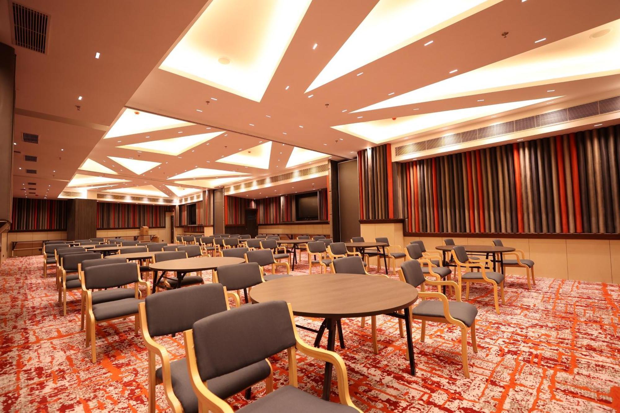 Holiday Inn Express & Suites Jaipur Gopalpura Экстерьер фото